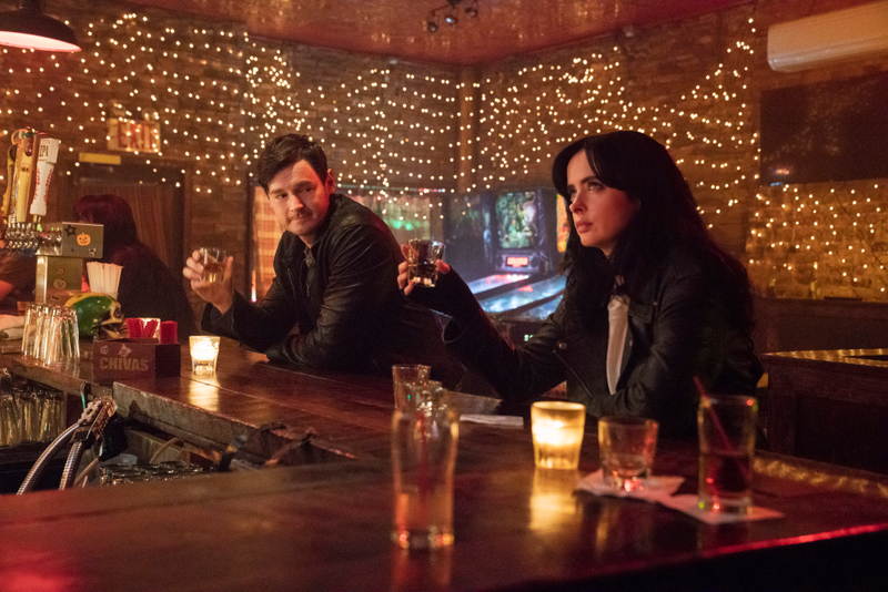 Benjamin Walker as Erik Gelfen (aka “Mind-Wave”) having a moment with Jessica.
